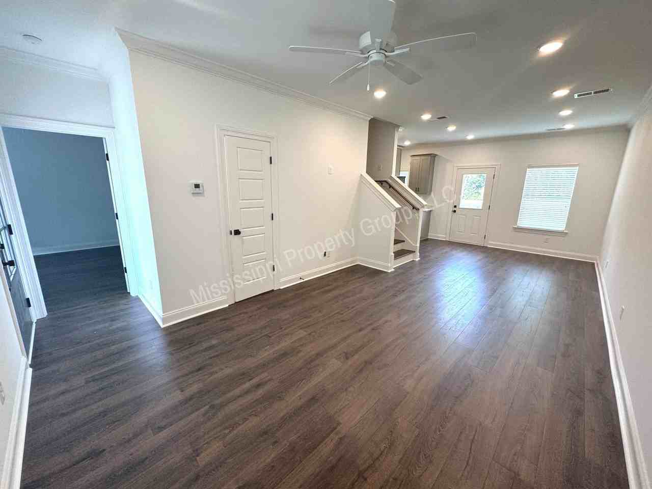 565 Meadow Crest Circle - Photo 4 of 26