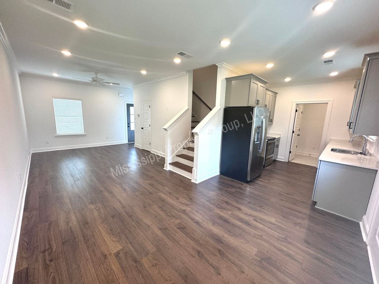 565 Meadow Crest Circle - Photo 5 of 26