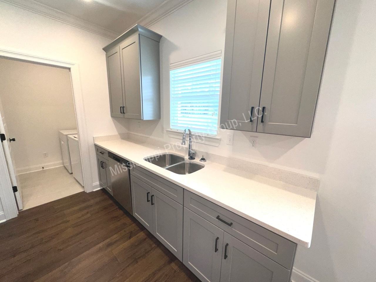 565 Meadow Crest Circle - Photo 6 of 26