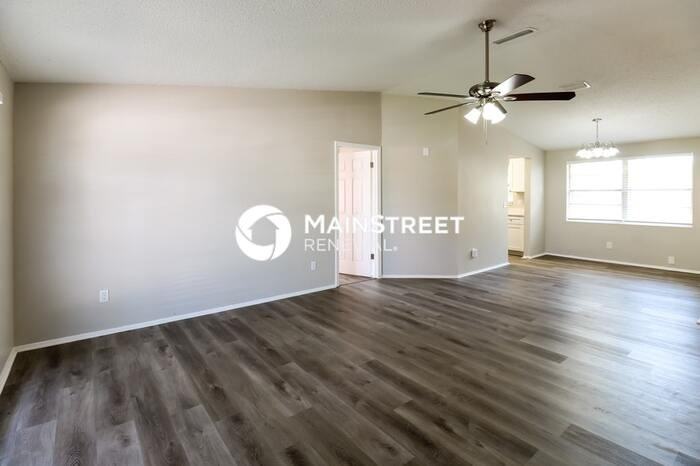 9201 Balfern Ct - Photo 2 of 15