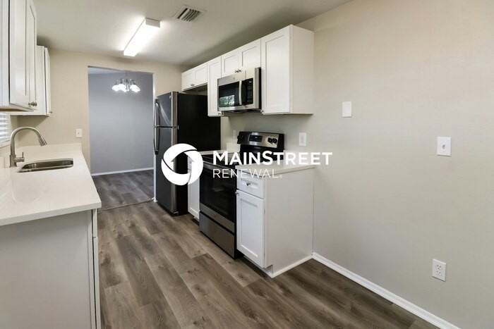 9201 Balfern Ct - Photo 5 of 15