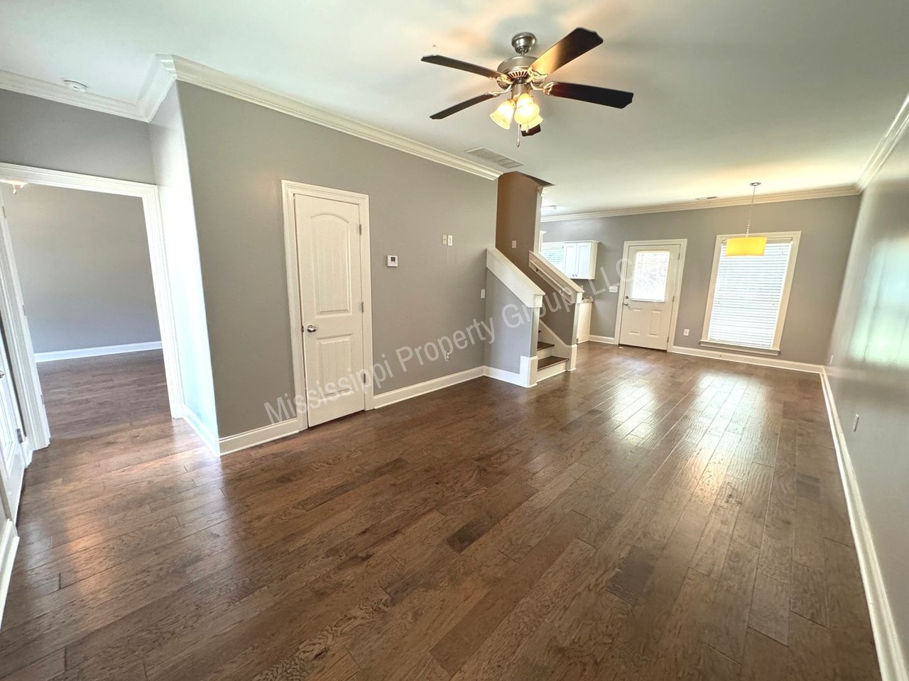 518 Fifer Cir - Photo 4 of 32
