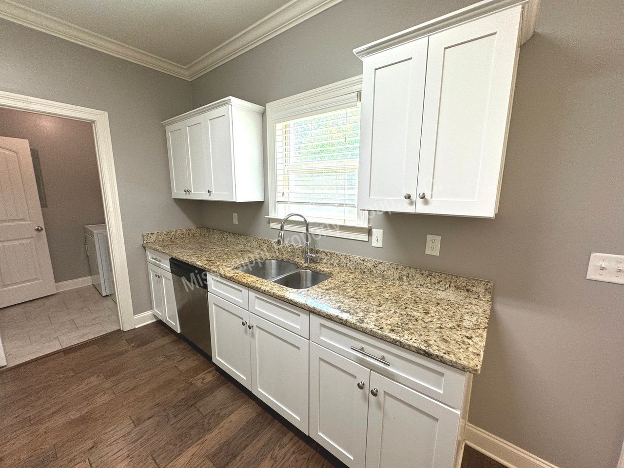 518 Fifer Cir - Photo 6 of 32
