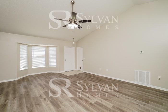 2355 Waterfall Dr - Photo 3 of 15