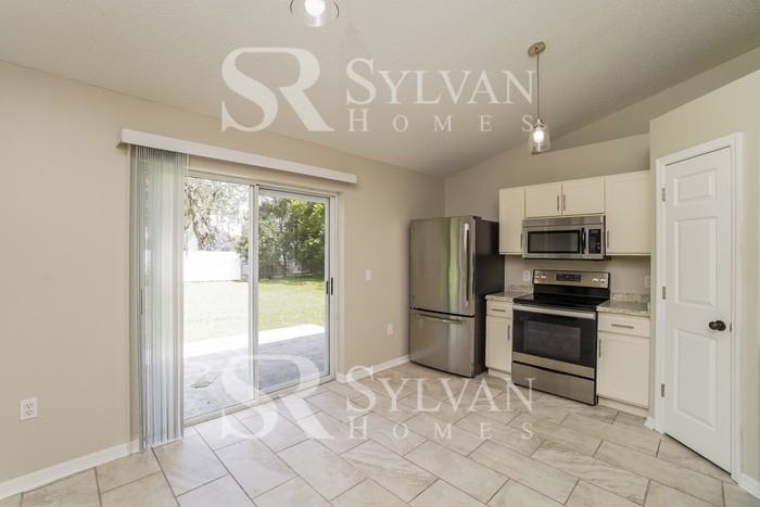 2355 Waterfall Dr - Photo 5 of 15