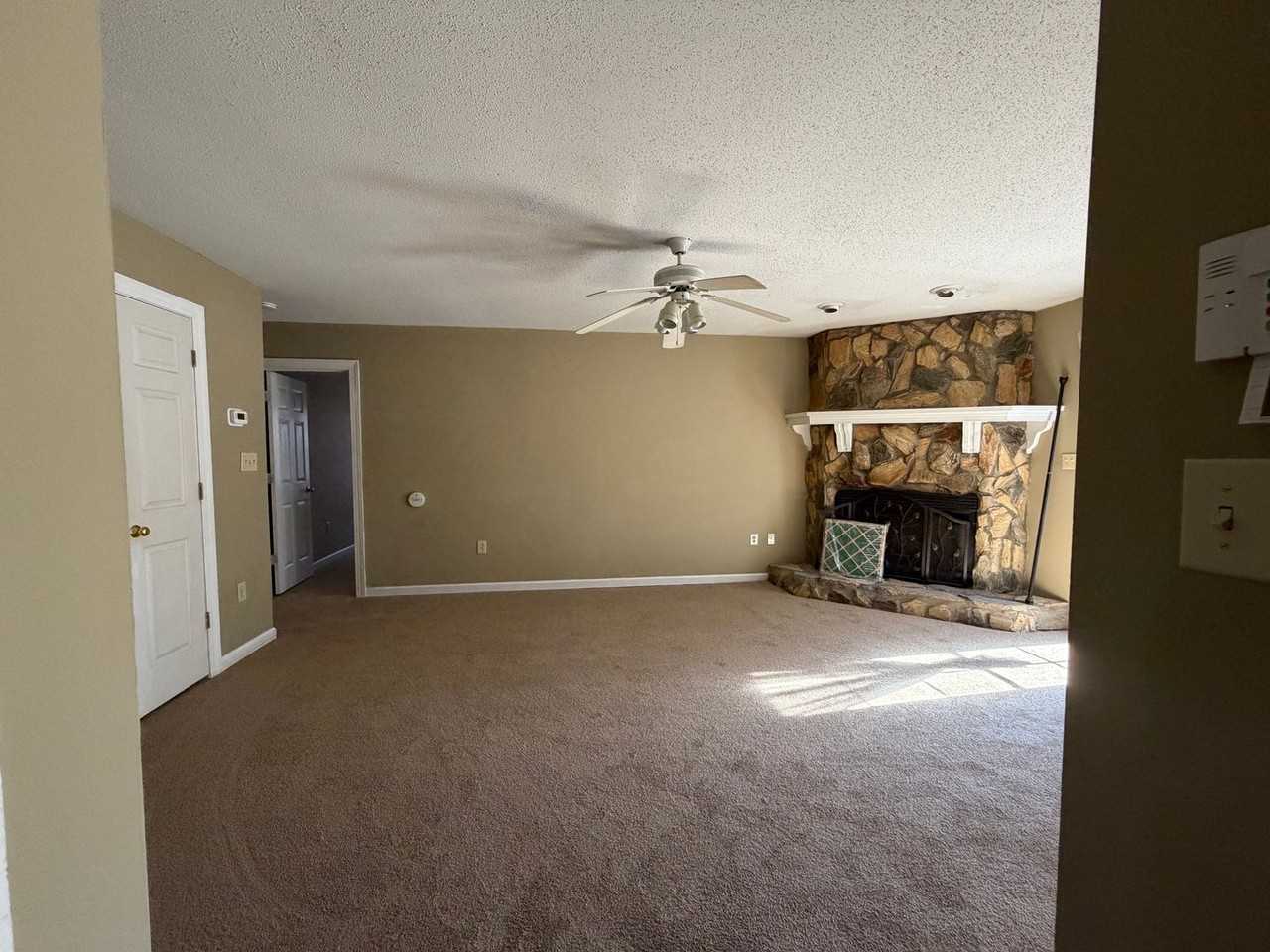 52 Montana Ln - Photo 2 of 19