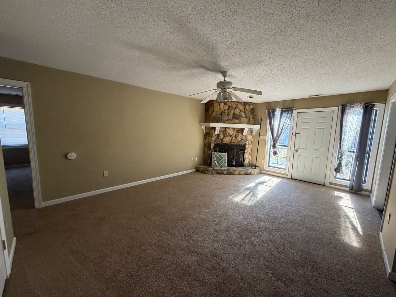 52 Montana Ln - Photo 3 of 19