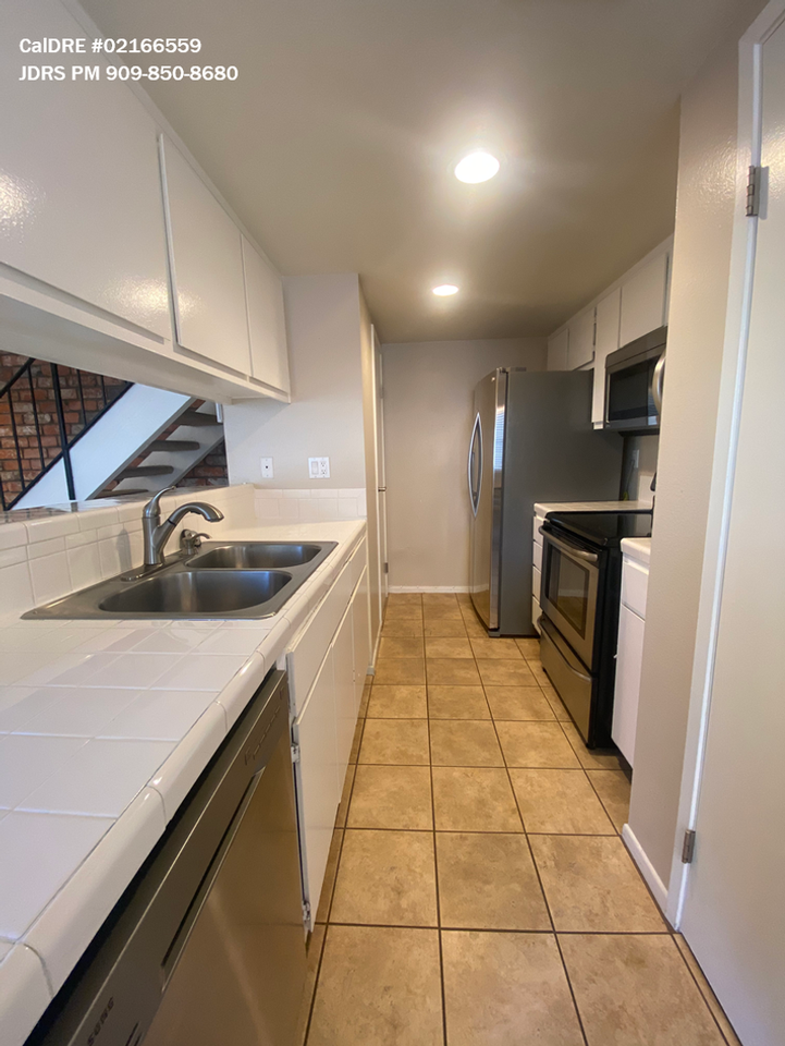 2366 Lomeli Ln - Photo 2 of 11