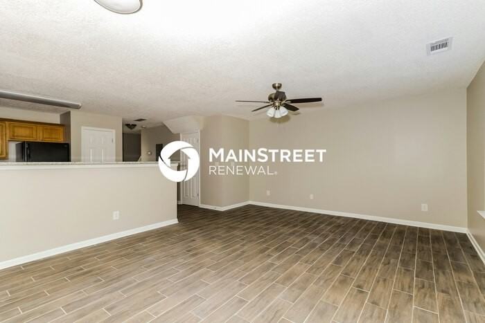 5319 Creekview Way - Photo 2 of 17