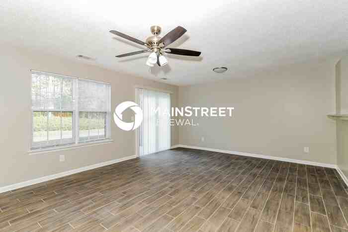 5319 Creekview Way - Photo 3 of 17