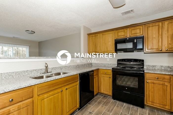 5319 Creekview Way - Photo 4 of 17