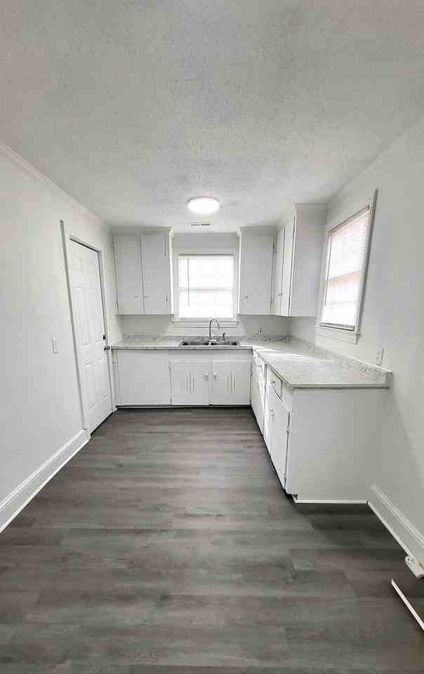 426 Robney Dr - Photo 5 of 10