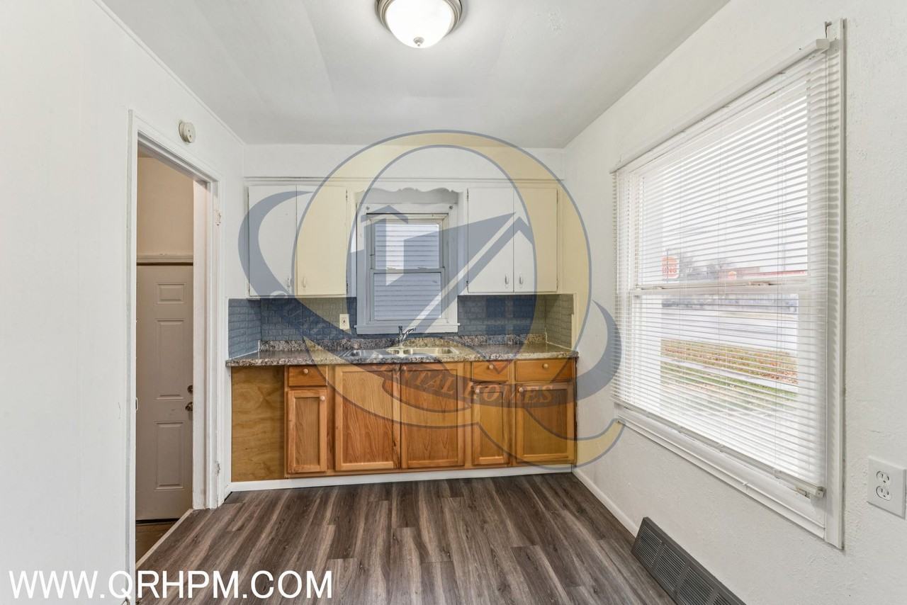 991 South Ballenger Highway - Photo 5 of 14