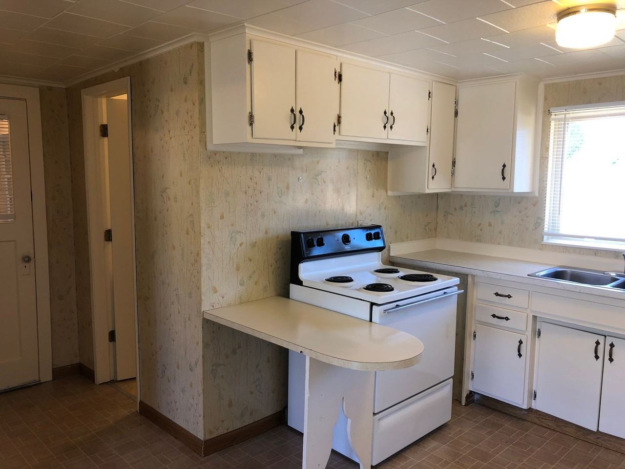 210 Williams Ave N - Photo 2 of 20