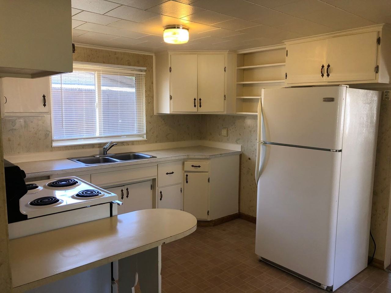 210 Williams Ave N - Photo 3 of 20