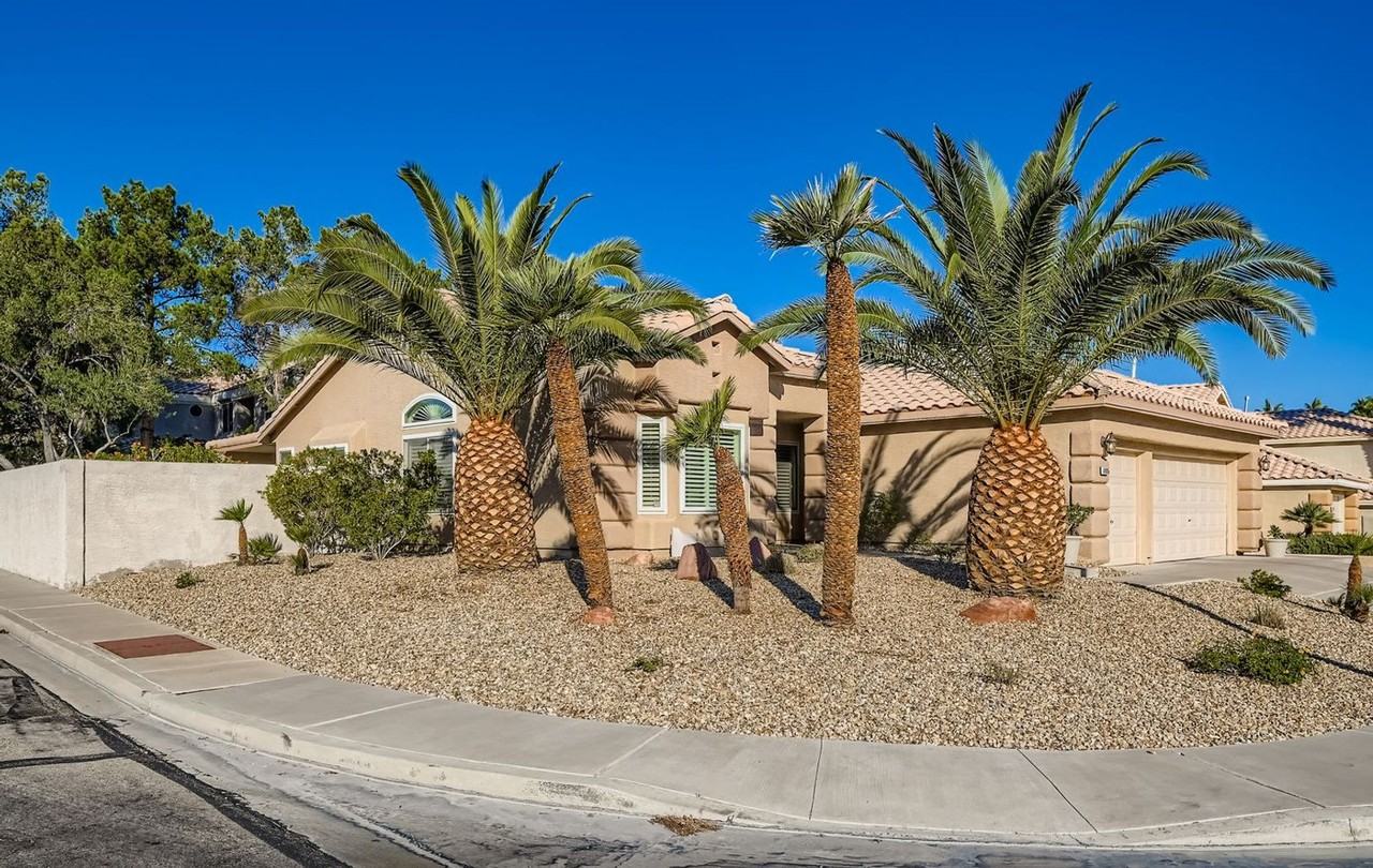 8985 Mcleod Dr - Photo 3 of 36