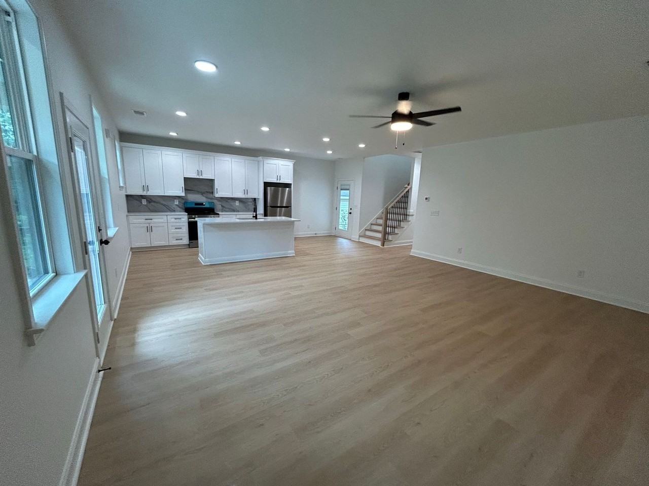 1743 W Hancock Ave - Photo 2 of 17