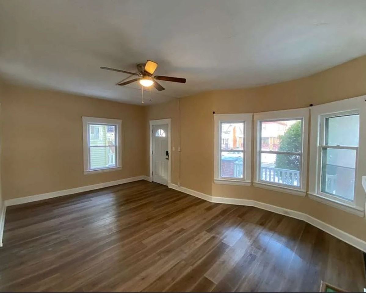 428 E 114th St - Photo 4 of 22