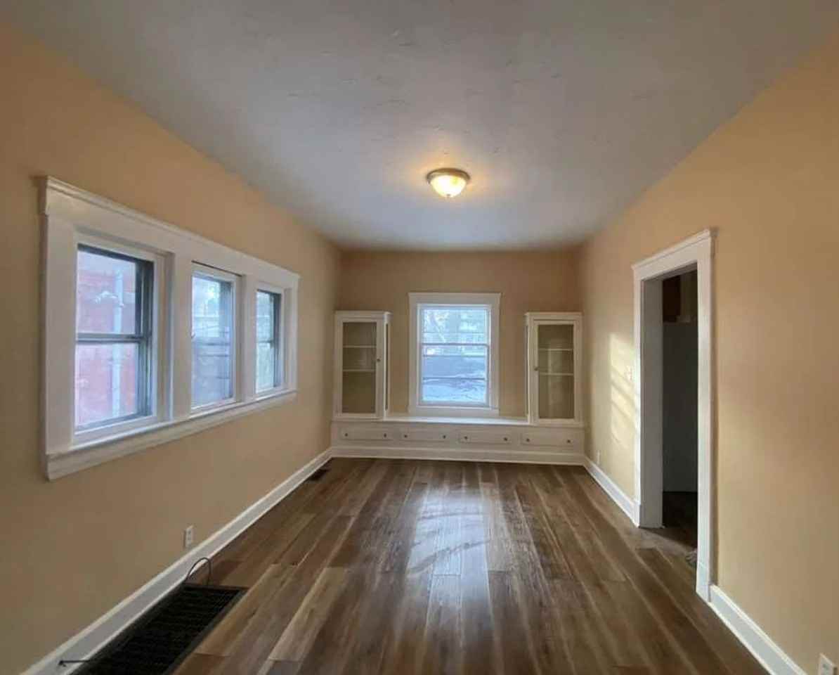 428 E 114th St - Photo 5 of 22