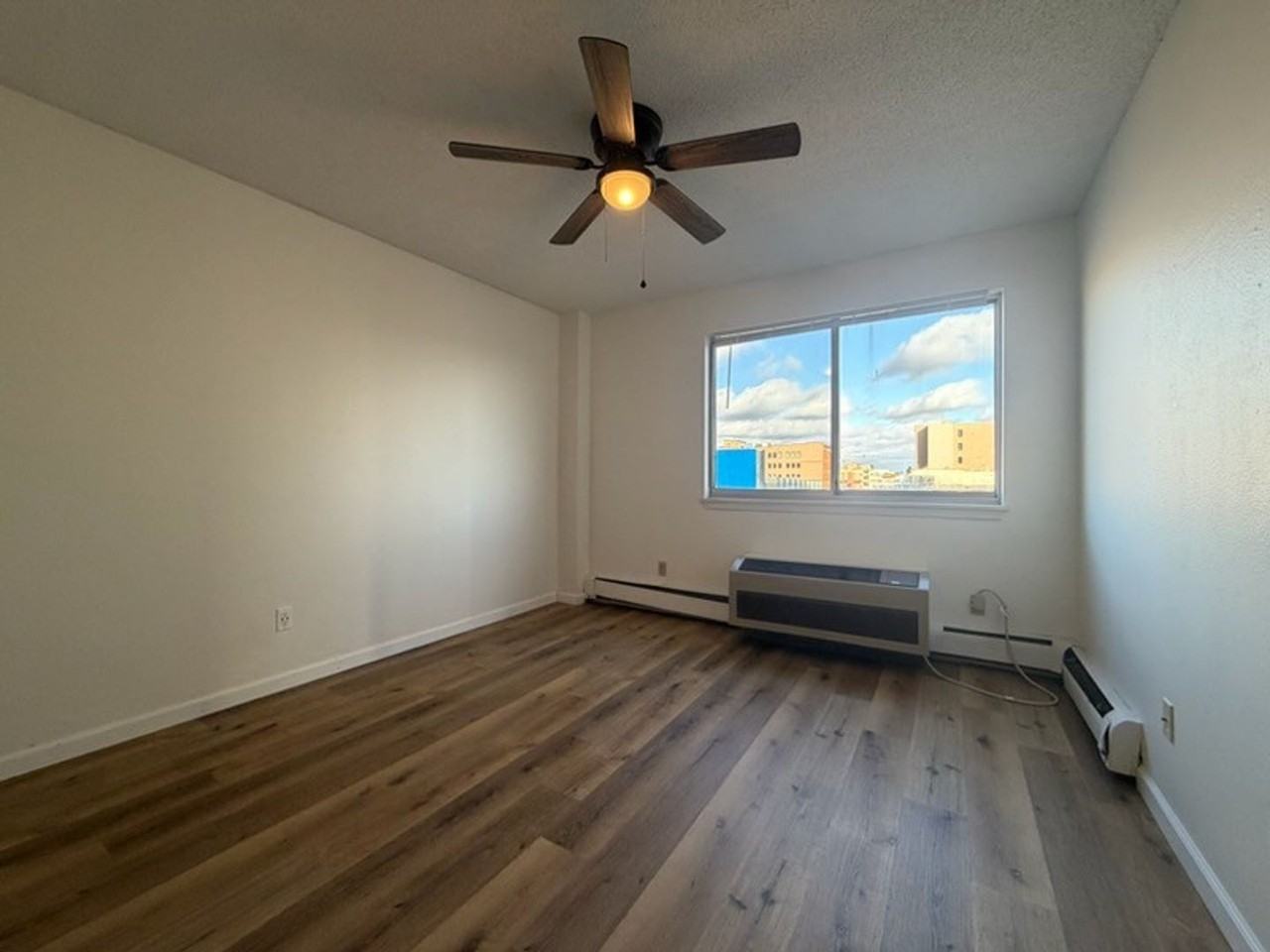 400 1st St Se #301 - Photo 5 of 6