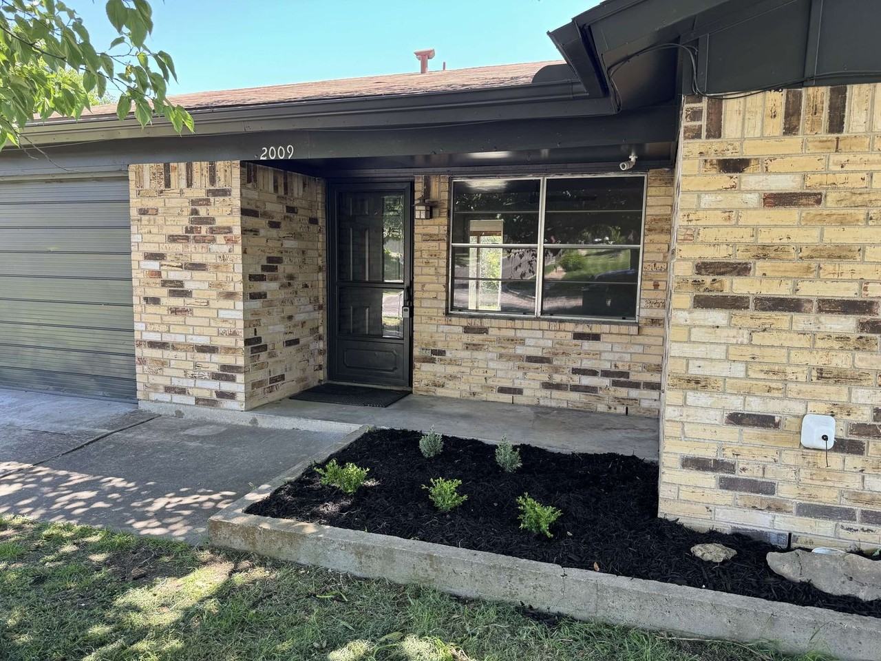 2009 Pleasant Ln - Photo 2 of 18