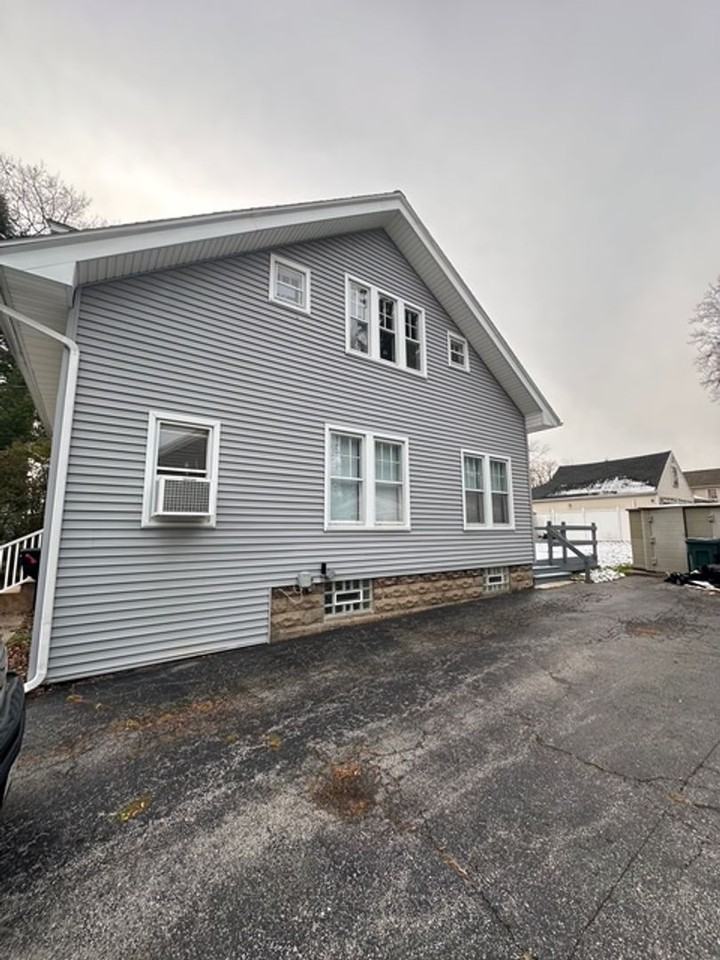 25 Meech Park - Photo 2 of 24