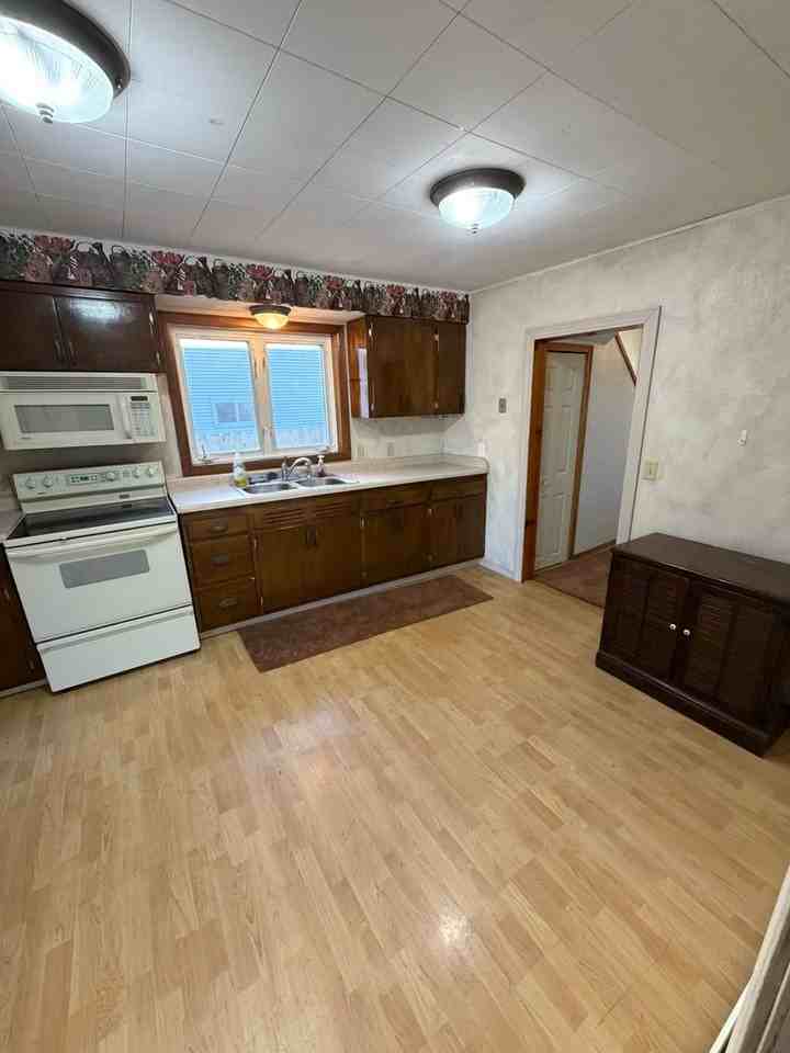 1123 Minnesota Avenue - Photo 2 of 21