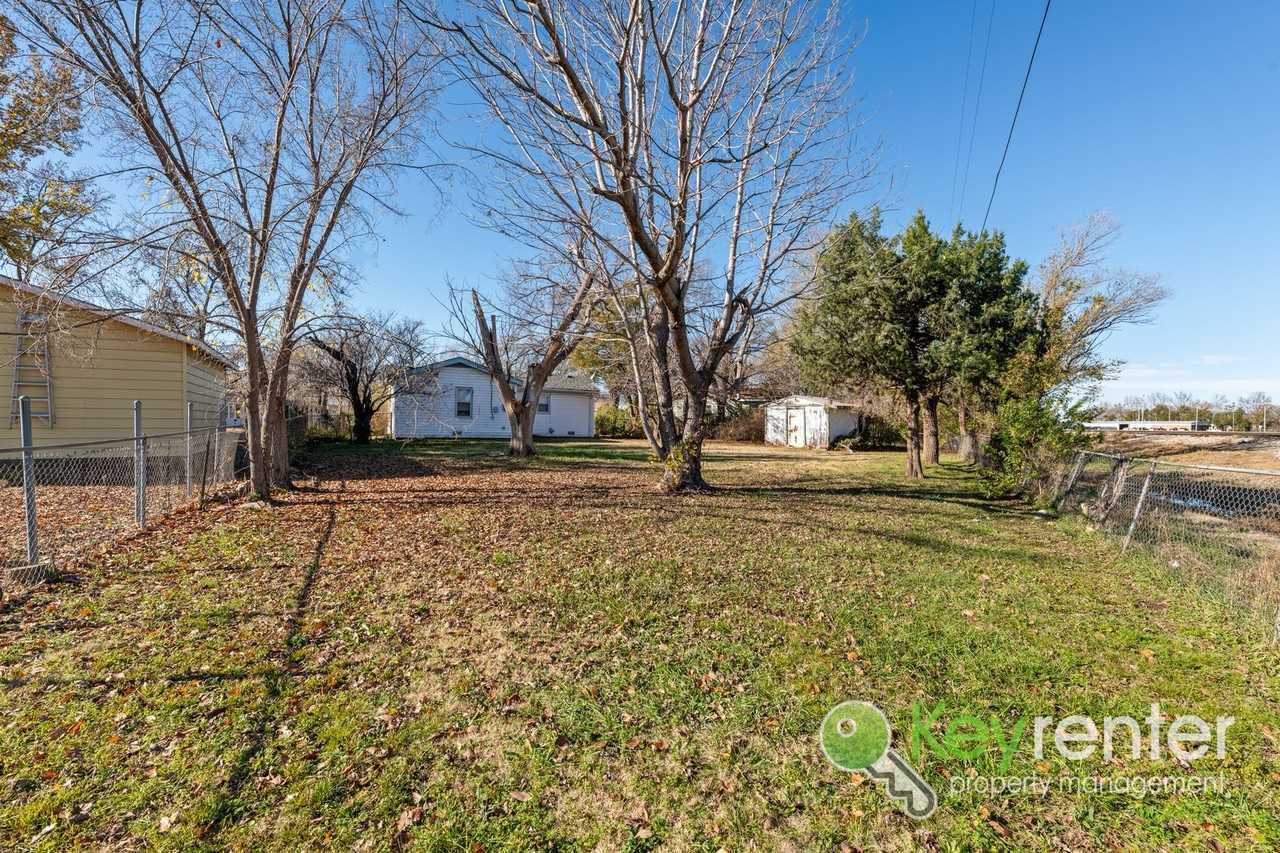 1724 South Catherine Court - Photo 2 of 16