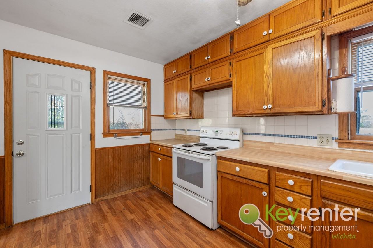 1724 South Catherine Court - Photo 7 of 16