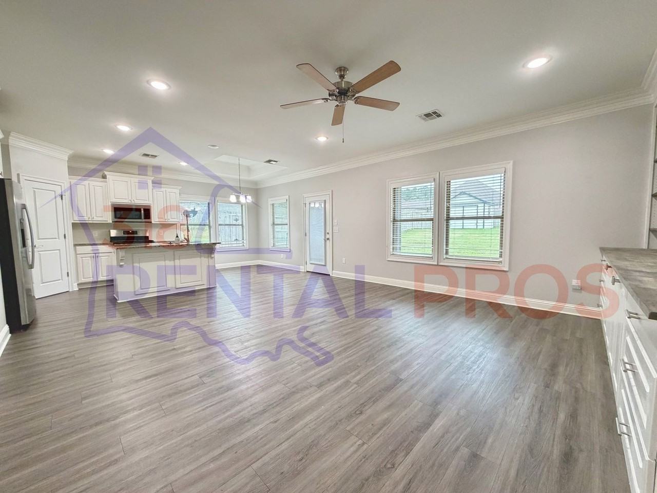 255 Belmont Boulevard - Photo 2 of 35
