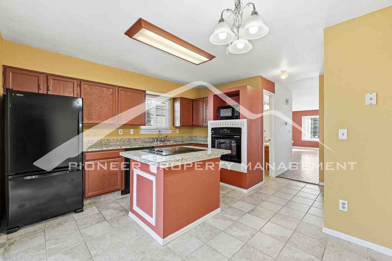 1885 S Quebec Way #H11 - Photo 6 of 25