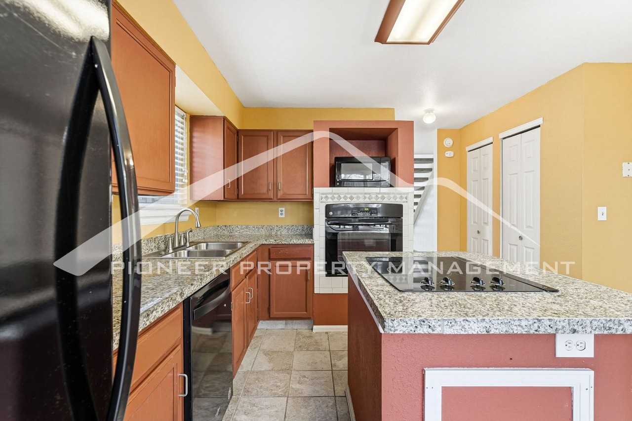 1885 S Quebec Way #H11 - Photo 7 of 25