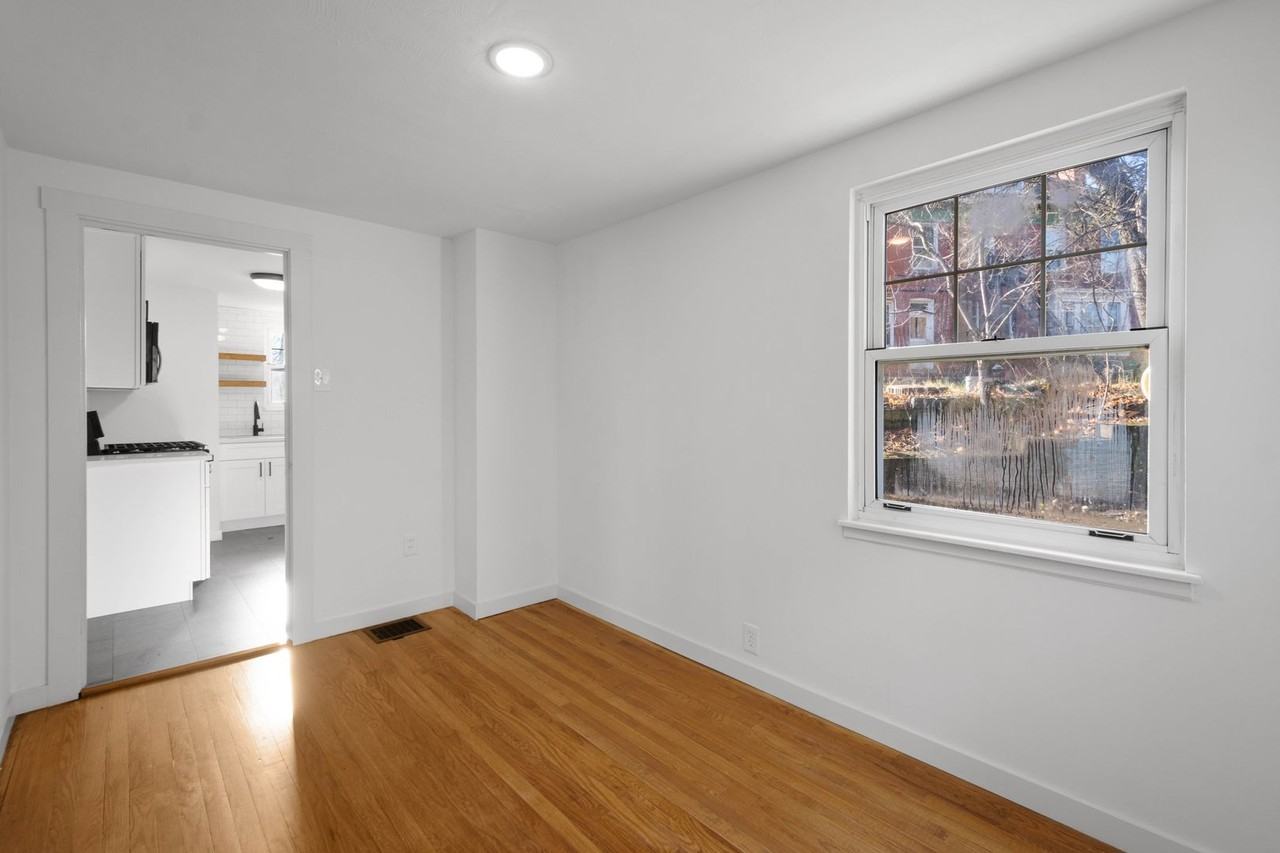 36 Garden Ter - Photo 7 of 33