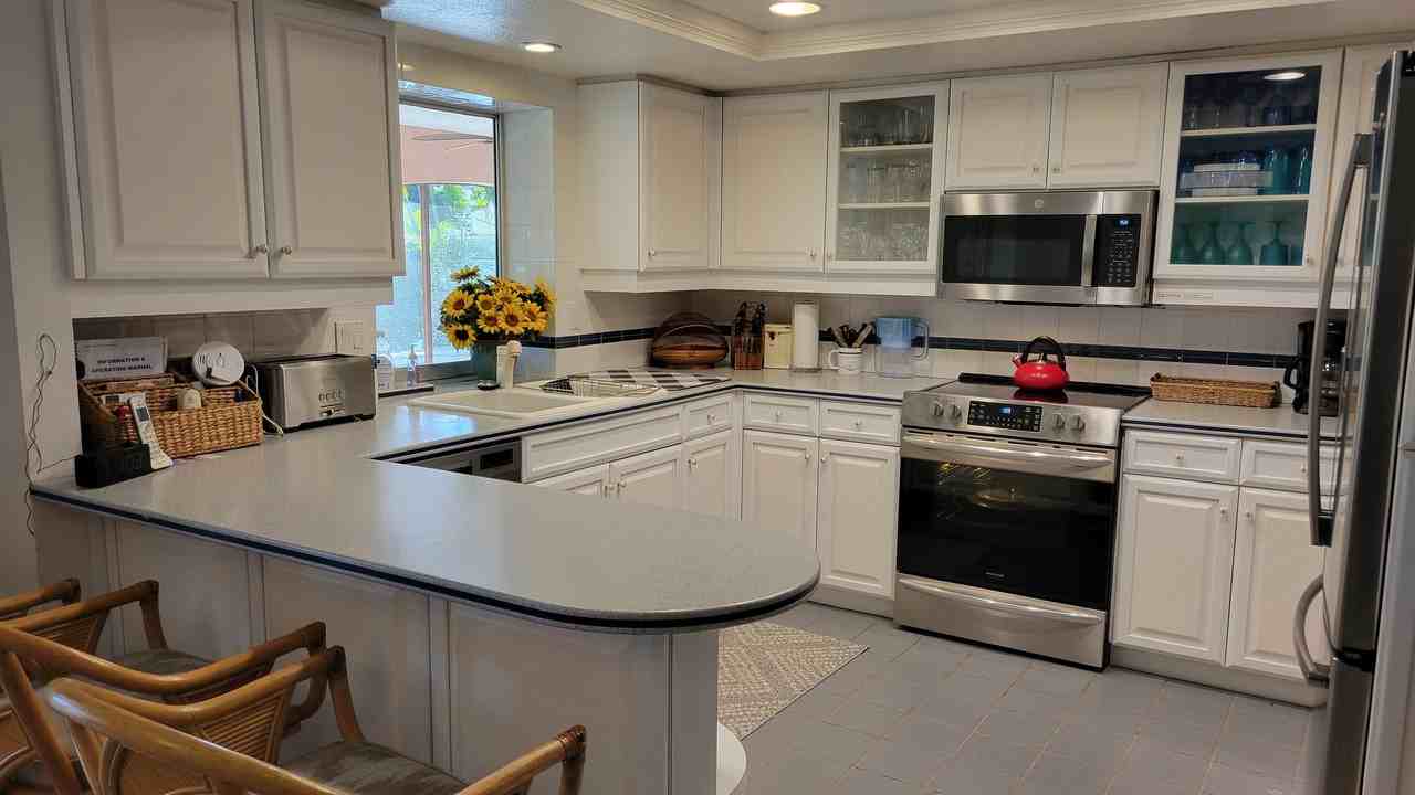 638 S Owl Dr - Photo 4 of 40