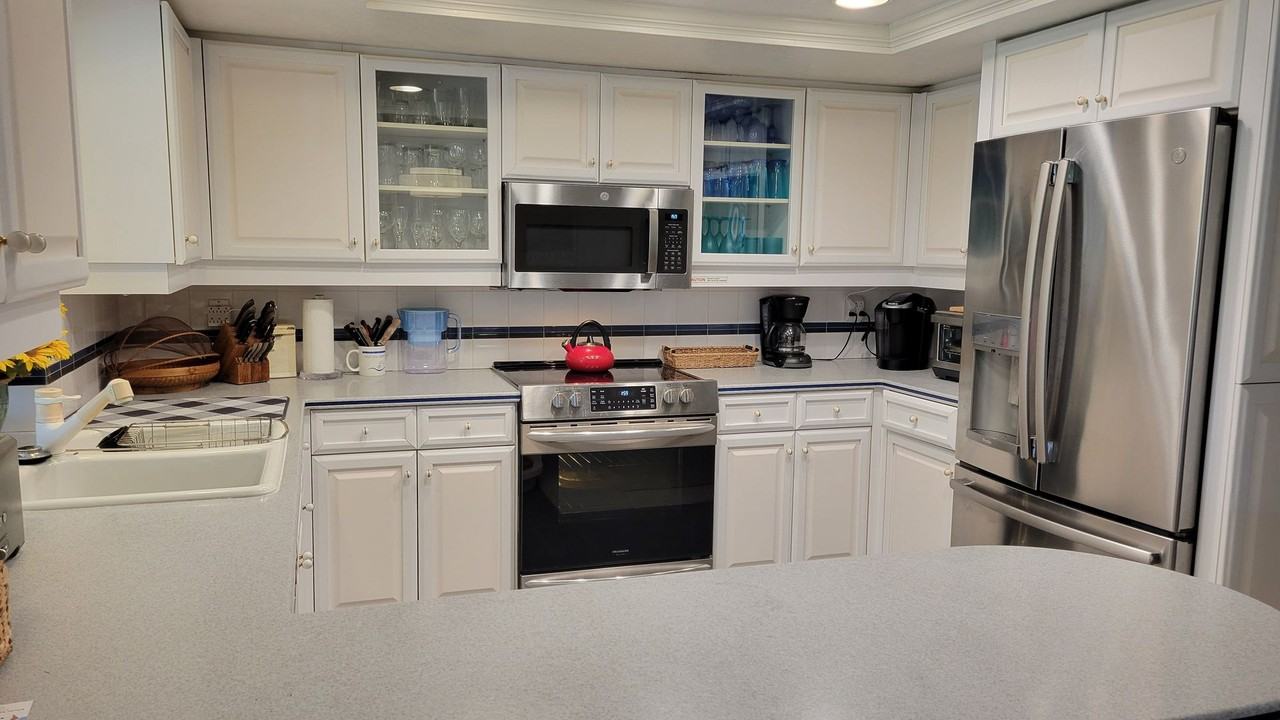 638 S Owl Dr - Photo 5 of 40