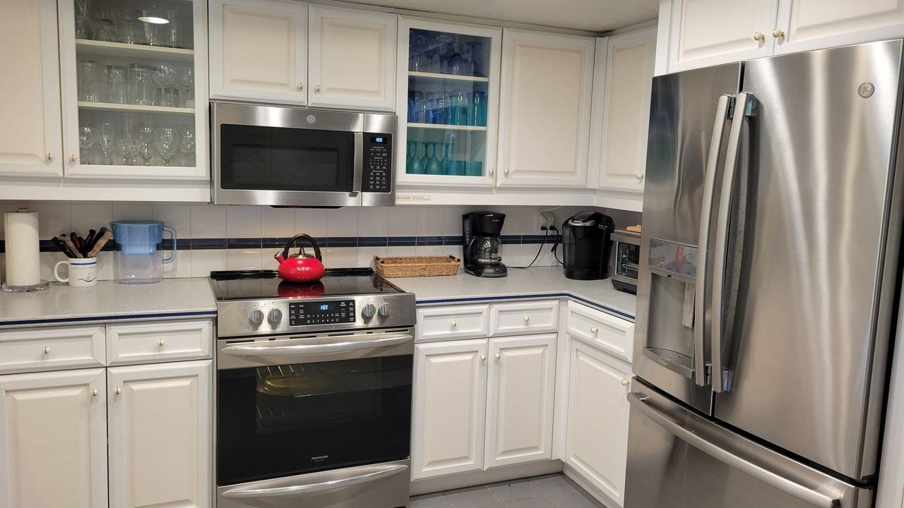 638 S Owl Dr - Photo 6 of 40