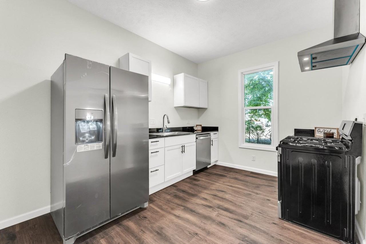 1017 West Chase Street - Photo 7 of 21