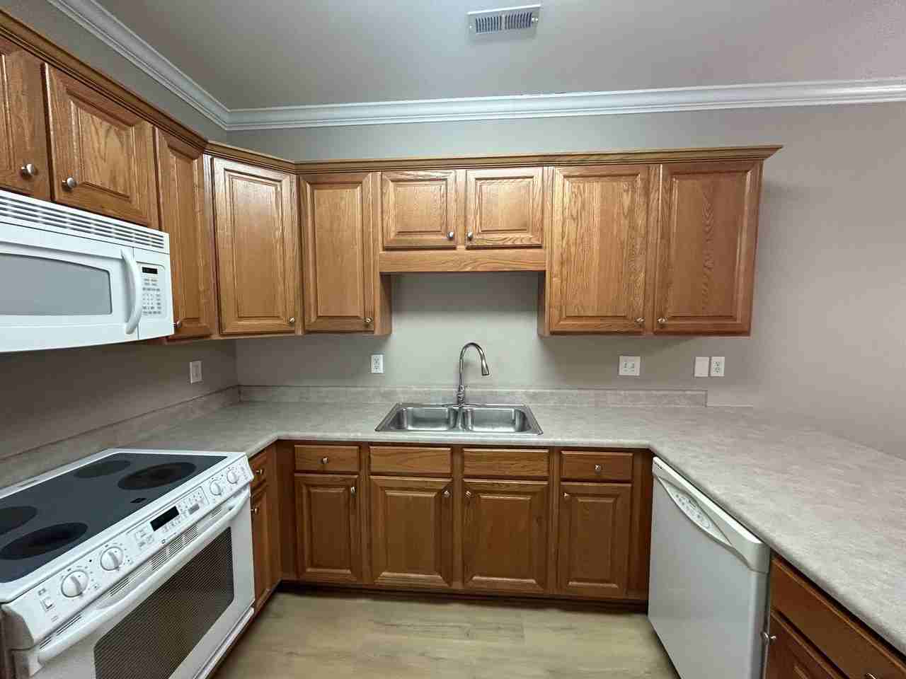 1303 Autumn Lane Southwest - Photo 2 of 25