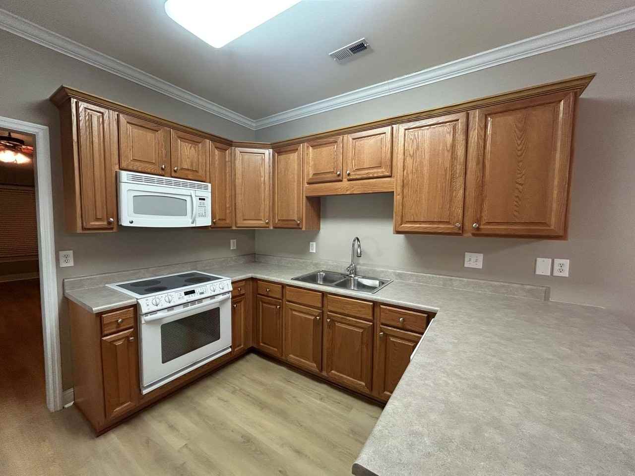 1303 Autumn Lane Southwest - Photo 3 of 25