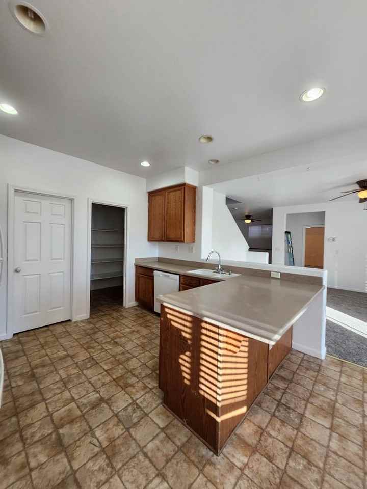 2036 La Rabyn Way - Photo 6 of 36