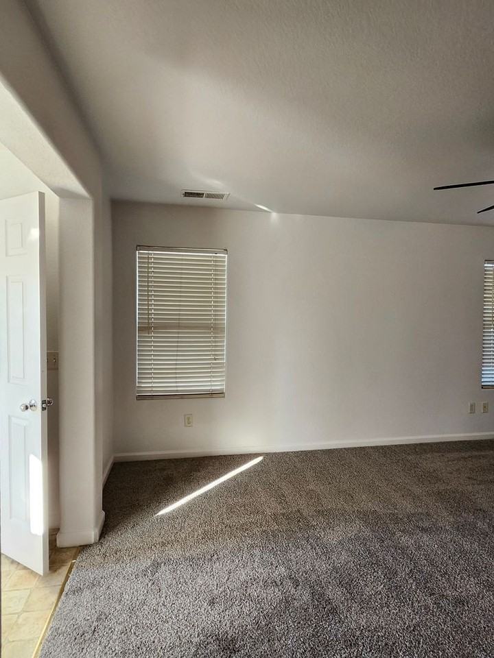 2036 La Rabyn Way - Photo 7 of 36