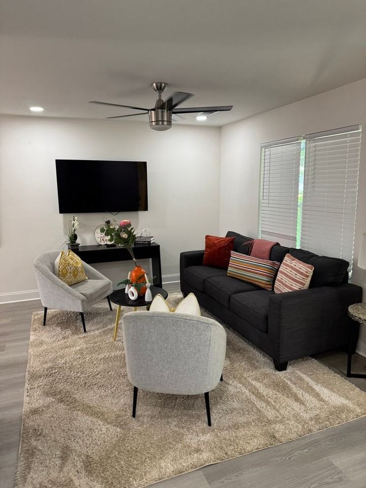 3475 Meadowlane Pl Sw - Photo 4 of 12