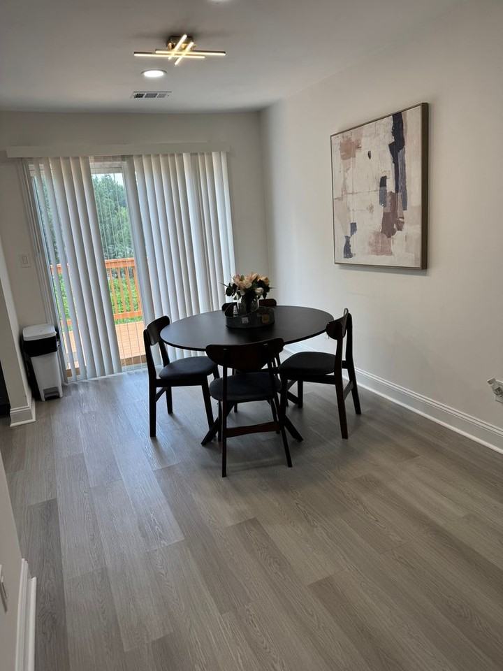 3475 Meadowlane Pl Sw - Photo 3 of 12