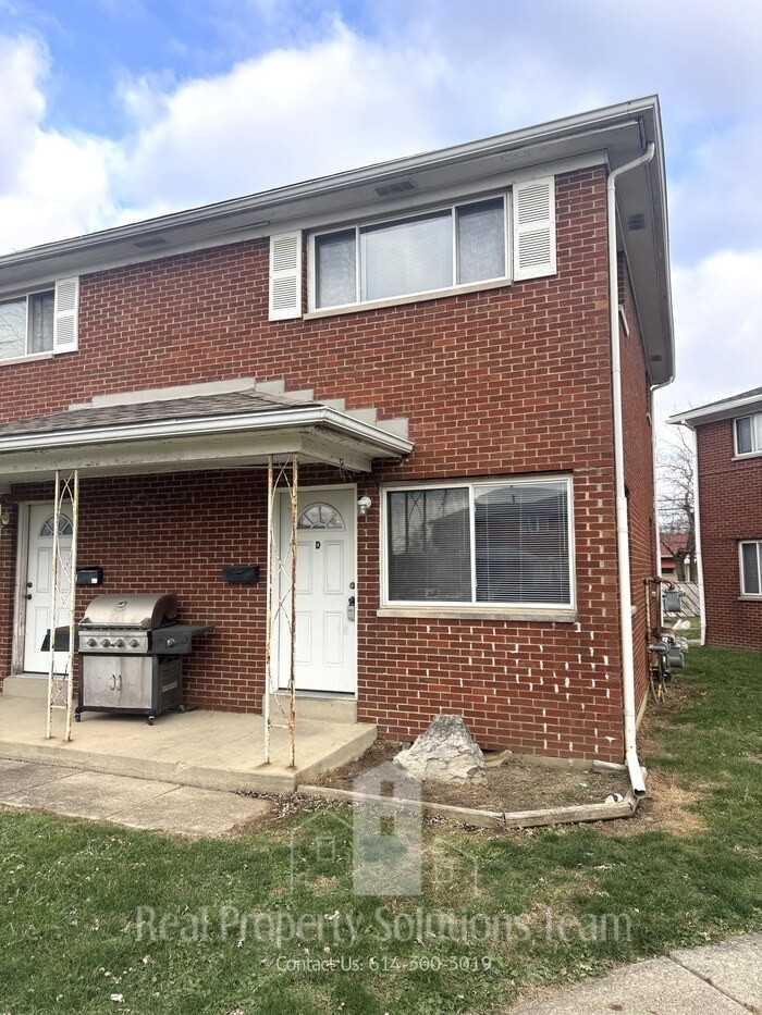 5740 Arborwood Ct #D - Photo 3 of 19