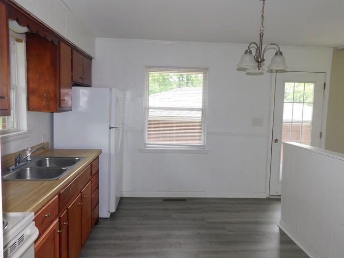 901 Mahrenholz Avenue - Photo 5 of 17