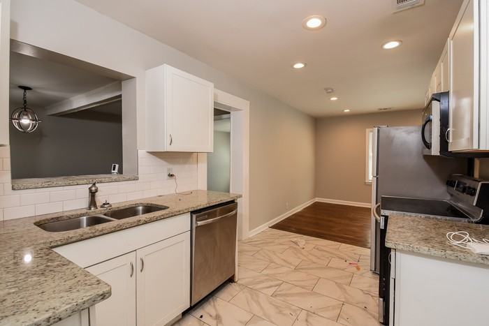 1695 Valencia Rd - Photo 7 of 16