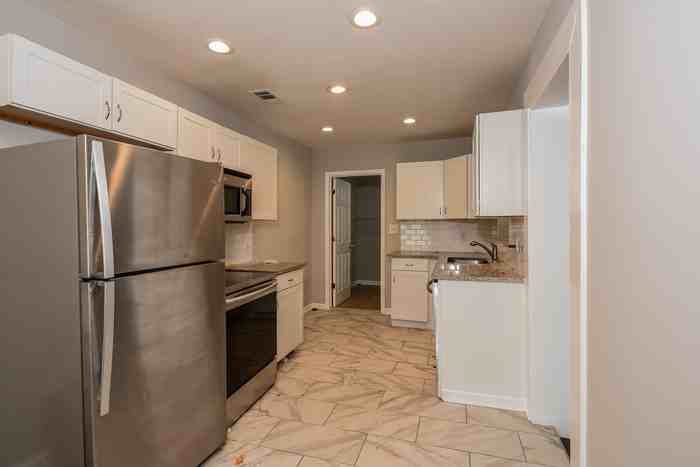 1695 Valencia Rd - Photo 6 of 16