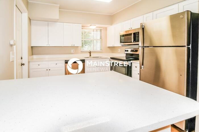 1301 Leeway Ave - Photo 6 of 16