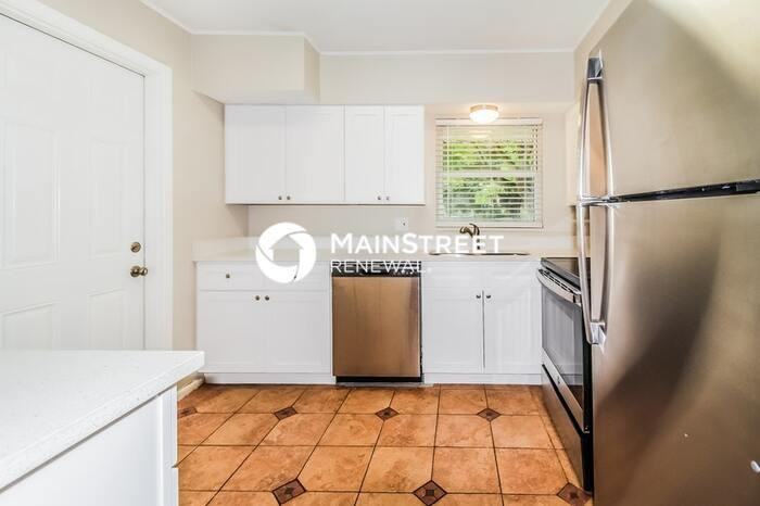 1301 Leeway Ave - Photo 7 of 16