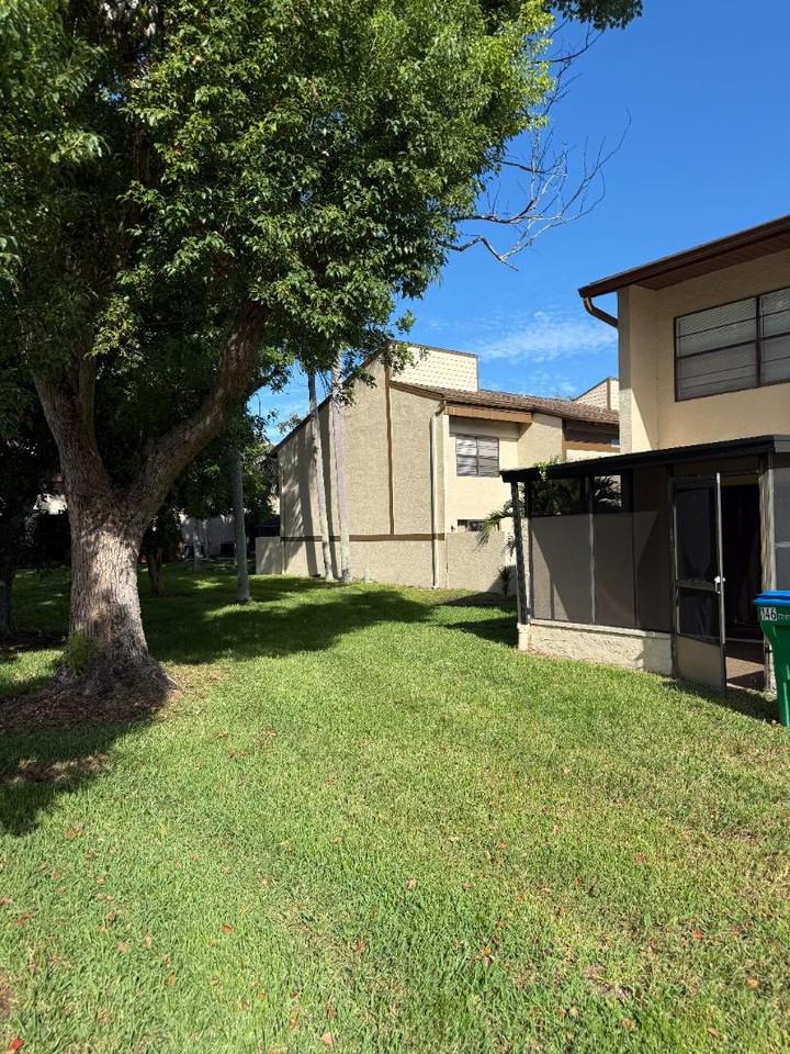 9209 Seminole Boulevard - Photo 4 of 20